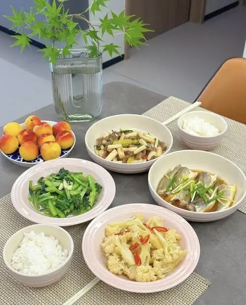 老年人健康饮食密码:低盐高纤维的营养之道 老年人健康饮食密码:低盐高纤维的营养之道