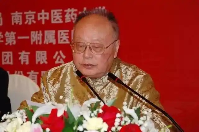 从“风火轮”“火烧赤壁”学国医大师周仲瑛的“风火相煽论” 从“风火轮”“火烧赤壁”学国医大师周仲瑛的“风火相煽论”