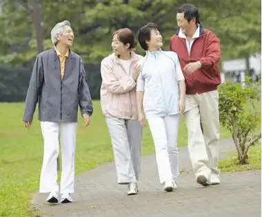 60 岁的“健康十字路口”:避开这六件事,为长寿加分 60 岁的“健康十字路口”:避开这六件事,为长寿加分