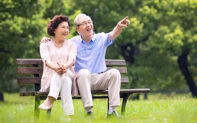 60 岁的“健康十字路口”:避开这六件事,为长寿加分 60 岁的“健康十字路口”:避开这六件事,为长寿加分