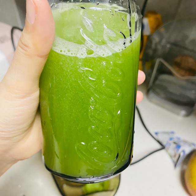 西芹汁:老年人健康的绿色守护者 西芹汁:老年人健康的绿色守护者