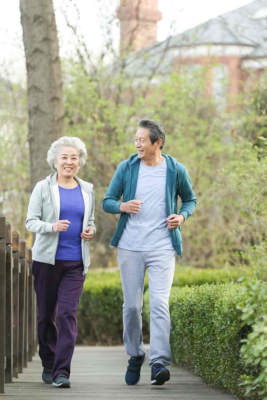 老年人秋分怎么养?记住“养阴、保暖、调心”三大核心 老年人秋分怎么养?记住“养阴、保暖、调心”三大核心
