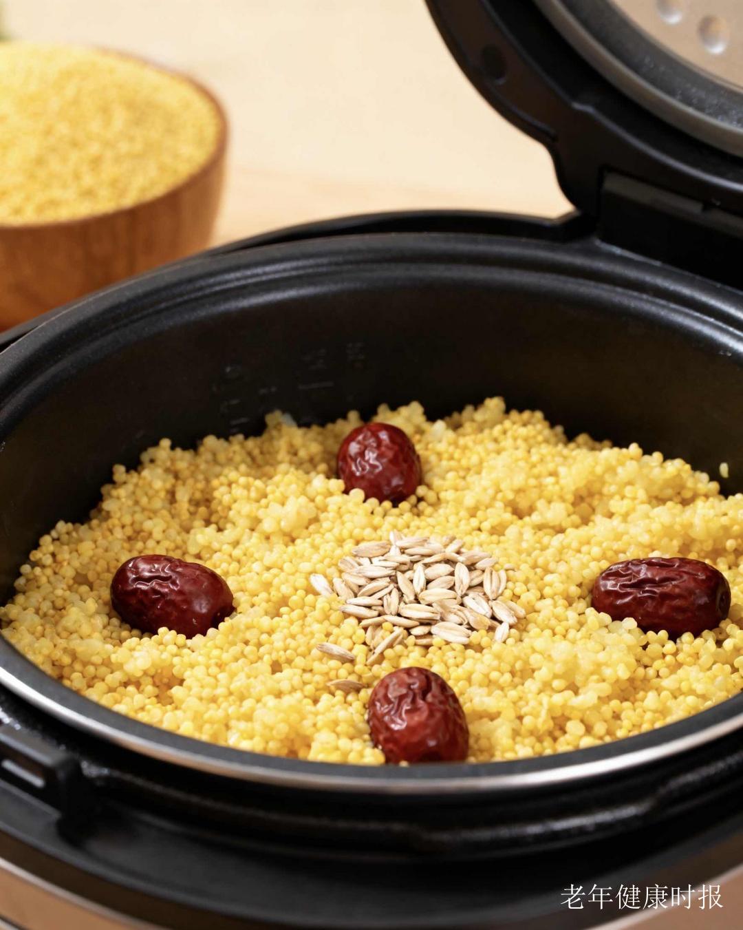 ���͹���С�ף������֮�ס����������룬�����������������