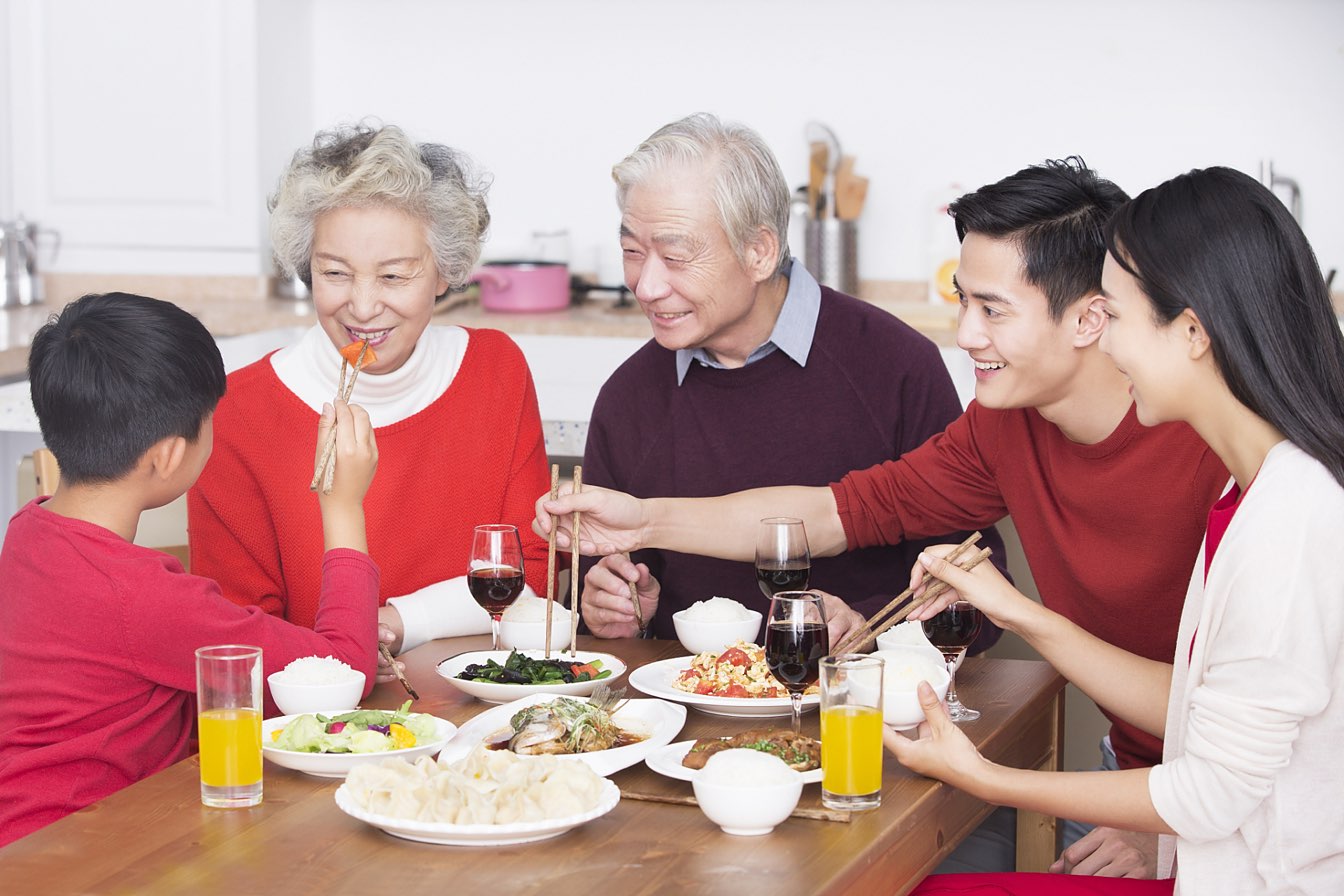 春节期间老年人饮食怎么吃才健康 春节期间老年人饮食怎么吃才健康