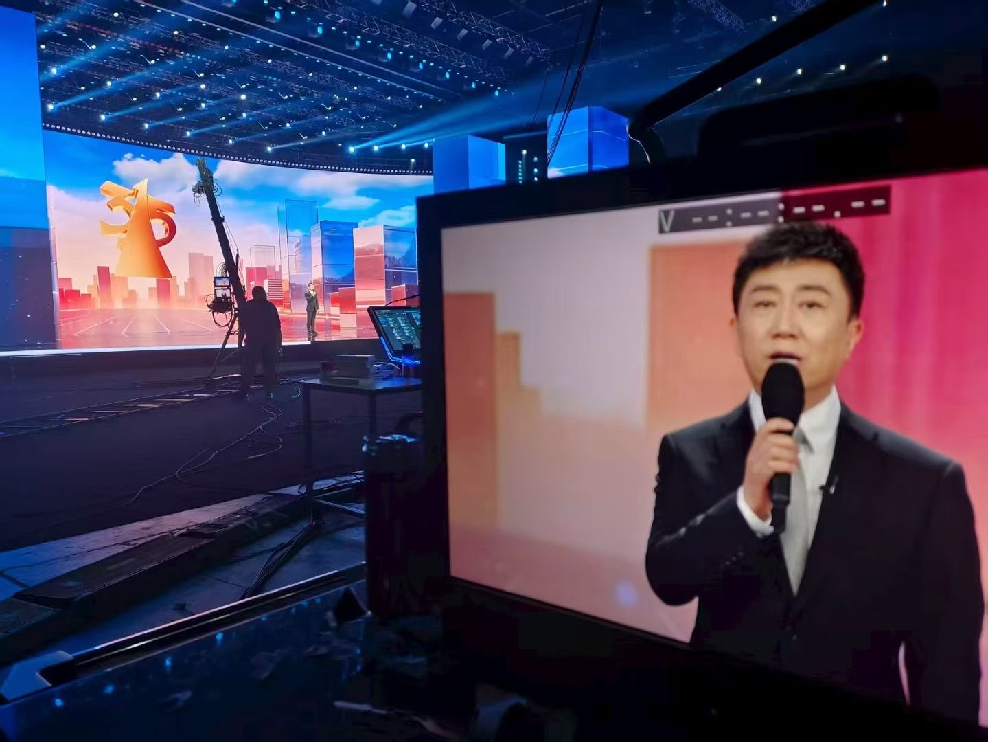 3��15����ֱ���������壺αר��˽��Χ�ԣ��屶�����ո�����Ǯ