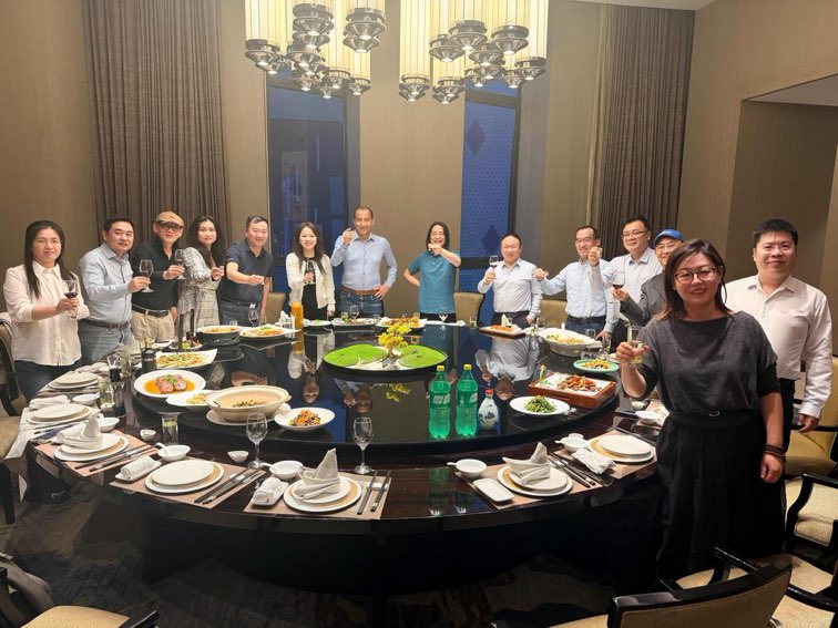 �Ǹ���Ұ������ͬ�У��ɱ�������ѧУ�ѻ�𻪽��� ��̽ũ��·��