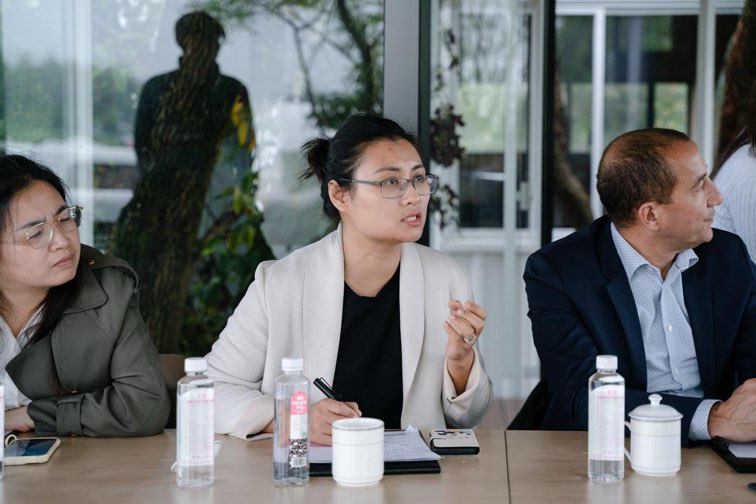 �Ǹ���Ұ������ͬ�У��ɱ�������ѧУ�ѻ�𻪽��� ��̽ũ��·��