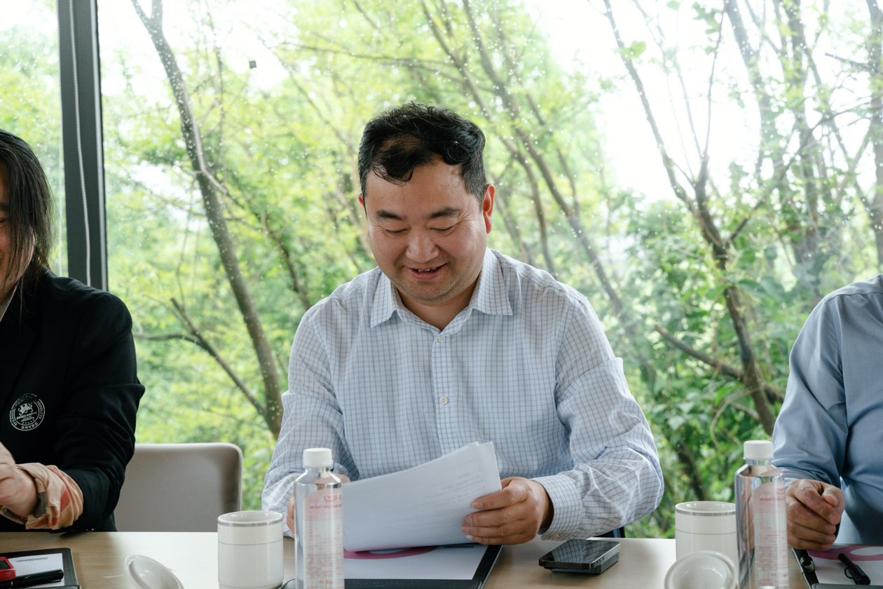 �Ǹ���Ұ������ͬ�У��ɱ�������ѧУ�ѻ�𻪽��� ��̽ũ��·��